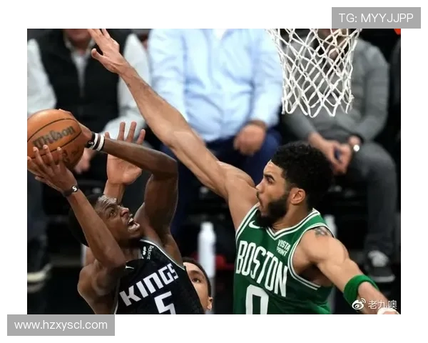 老鹰主场鏖战凯尔特人两队激烈对攻上演精彩篮球盛宴
