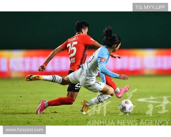 赛后分析:上海足球队与重庆足球队在比赛中的战术灵活性对比探讨 赛后分析:上海足球队与重庆足球队在比赛中的战术灵活性对比探讨